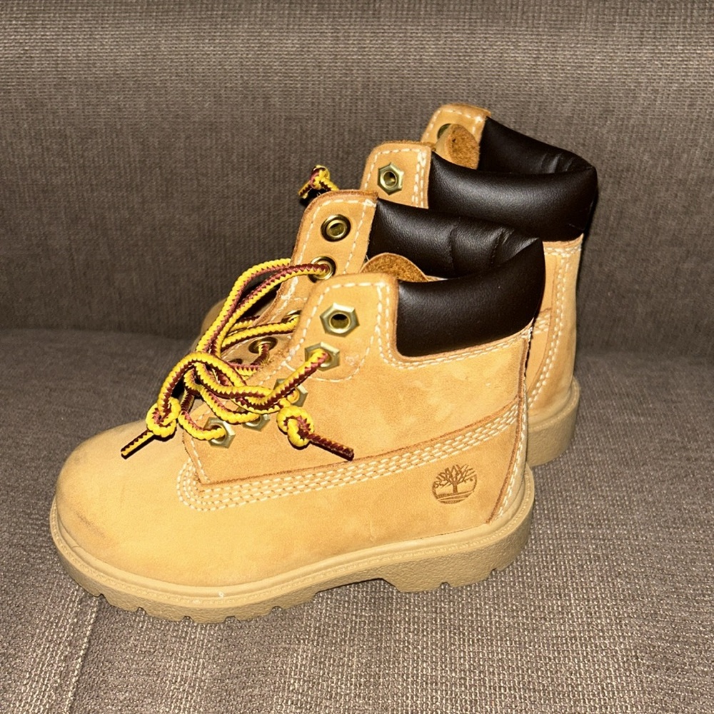 Boots - Picture 3 of 6